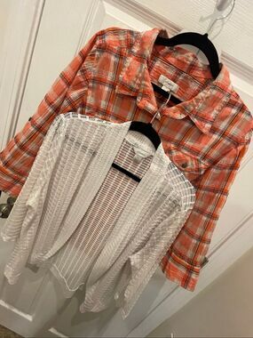 CJ Banks 1X Plus Size Shirt Bundle 2 Piece Coral Plaid & White Textured Blouse